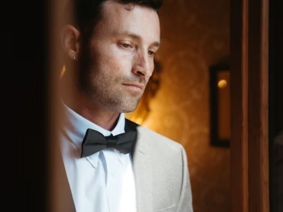 Groom Fashion 2025: Velvet Suits, Unique Accessories & More