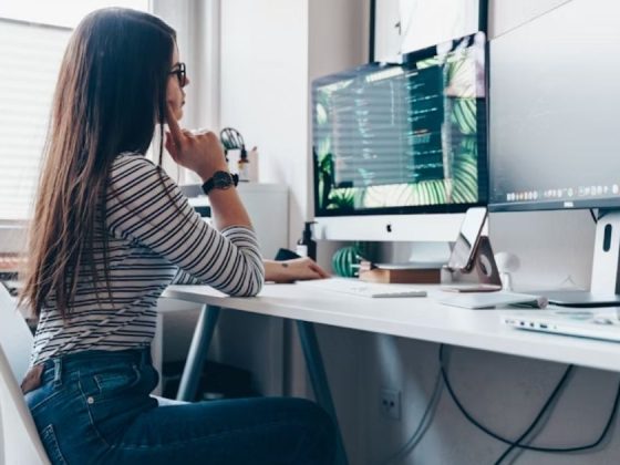 Remote Work Fashion 2025: Comfort Meets Professional Style