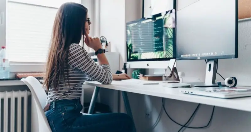 Remote Work Fashion 2025: Comfort Meets Professional Style