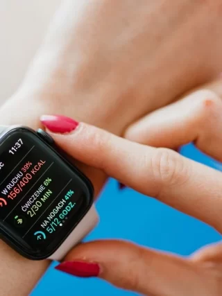 20 Best Smartwatches for Women Under $200 That Are Worth It