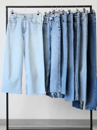 Women’s Jeans Trends 2026: What’s In And What’s Out